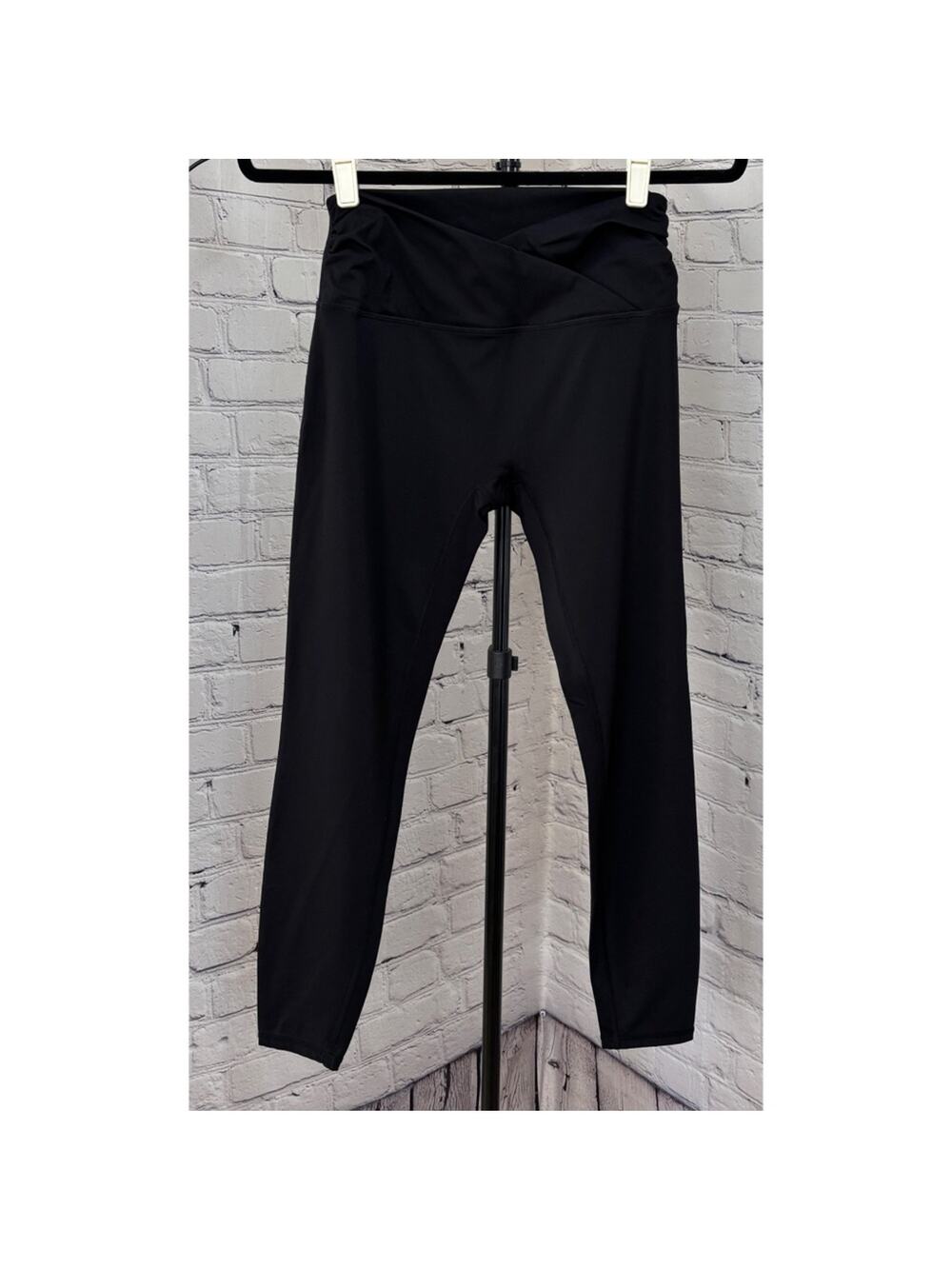 Women’s Black Cross Waist Ankle Length Leggings (Size L)